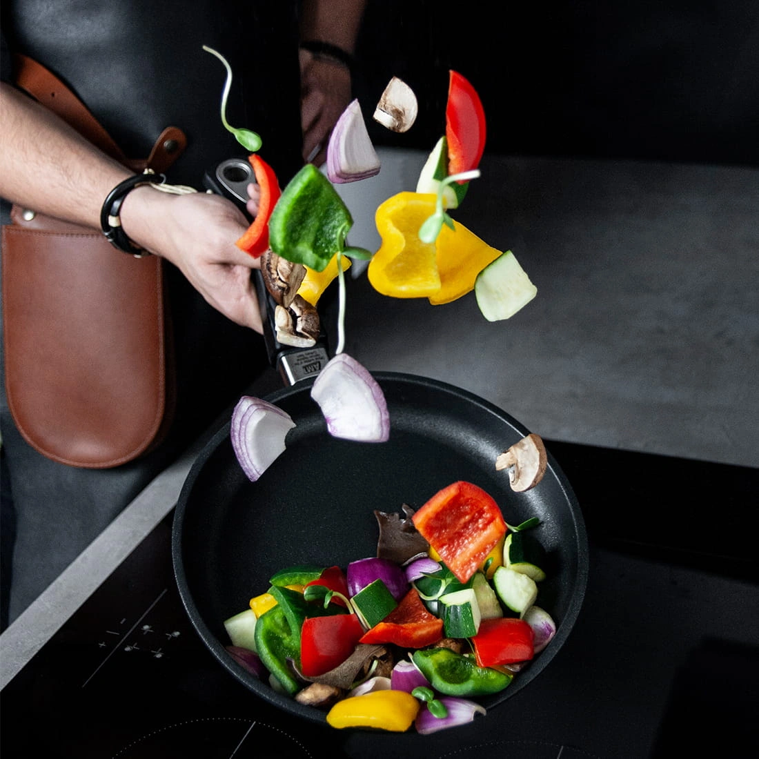 Patelnia aluminiowa z powłoką nieprzywierającą, średnica 24 cm | AMT 424