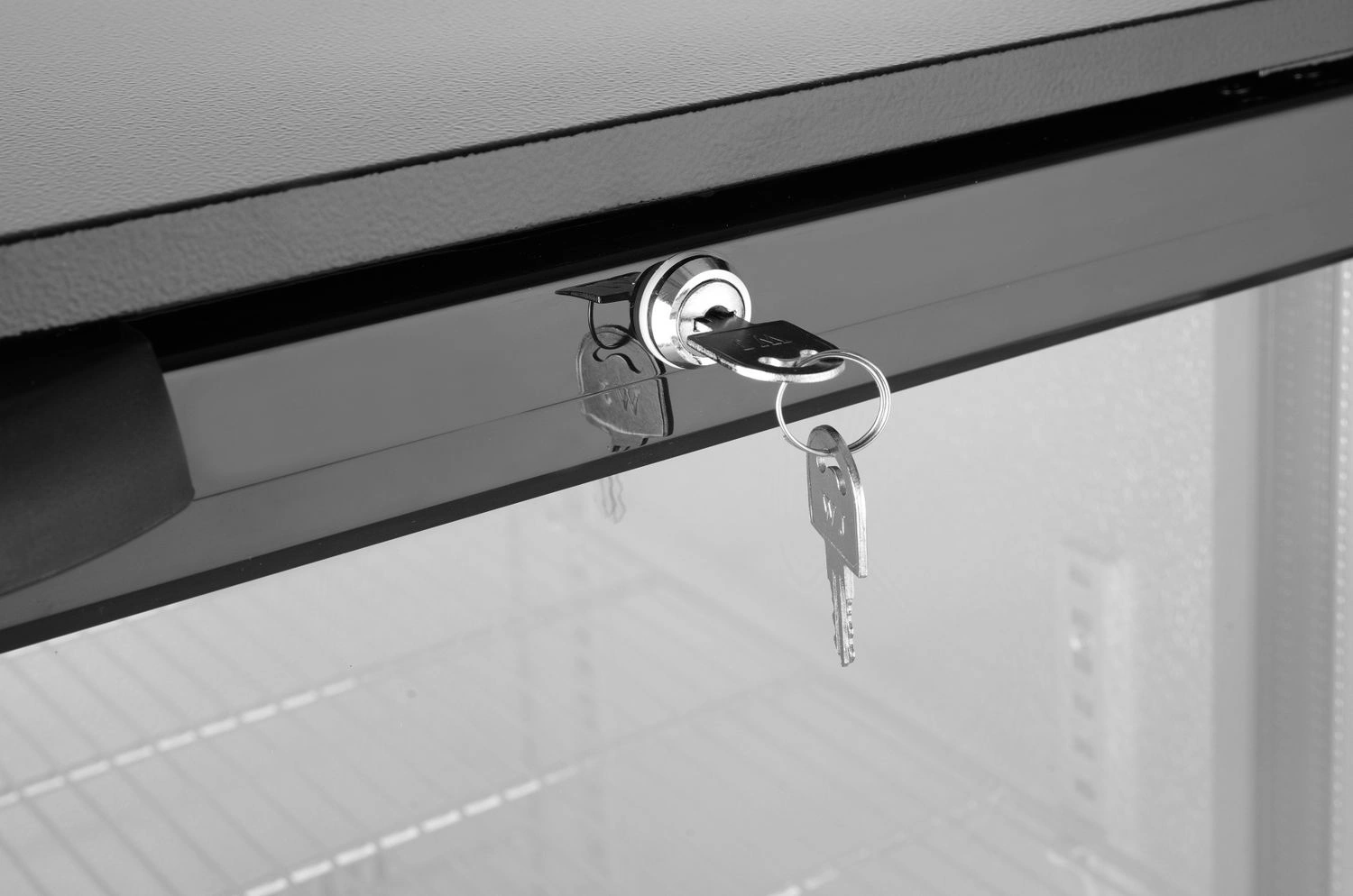 Lodówka barowa na napoje 118 l, aluminium, czarna, 2-10°C | ARKTIC 233900