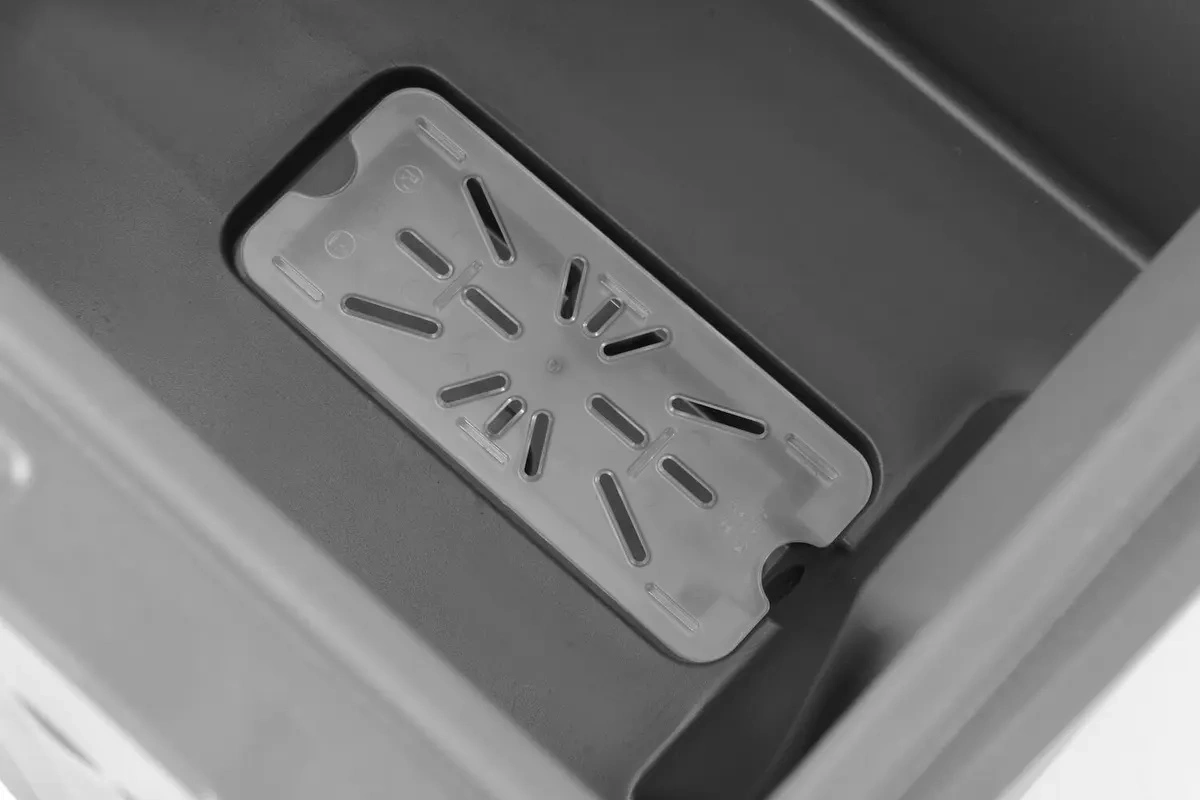 Pojemnik termoizolacyjny do transportu lodu, 110 l, polietylen, 58.5x80x74.5 cm | HENDI 877883