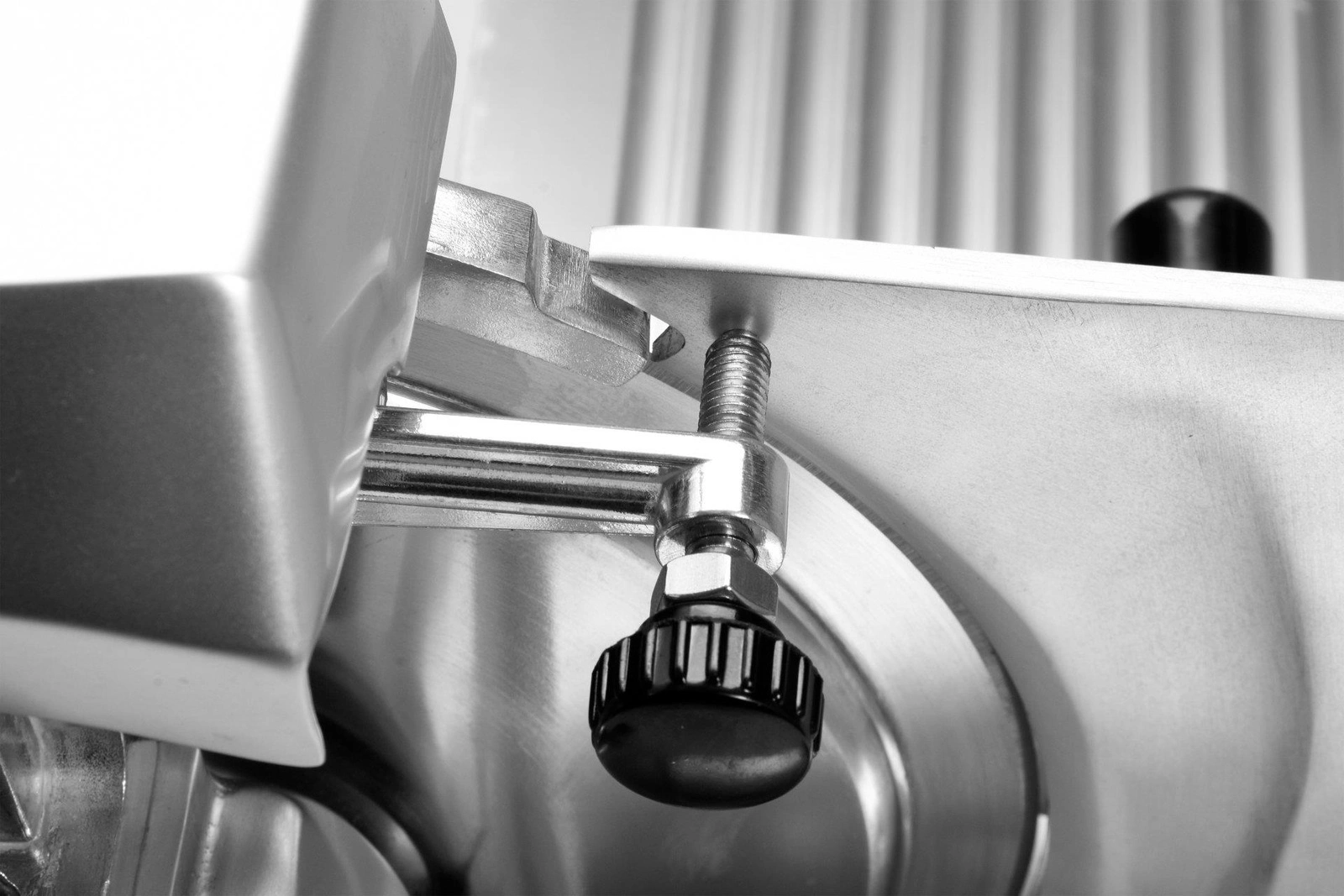 Krajalnica do wędlin śr. noża 25 cm | YATO YG-03120