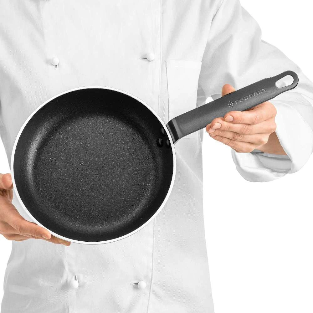 Patelnia aluminiowa z powłoką nieprzywierającą PLATINUM PLUS 24 cm | FORGAST FG02322