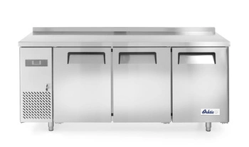 Stół chłodniczy Kitchen Line 3-drzwiowy | HENDI 233382